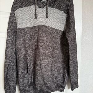 Large Men's V-Neck Gray Sweater